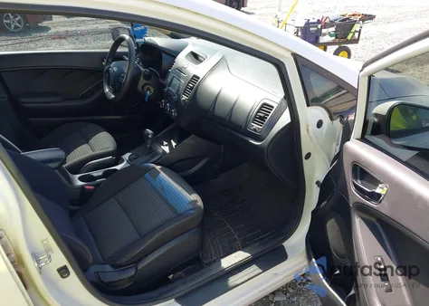 2016 Kia Forte Lx z USA, uszkodzony, nr VIN KNAFX4A64G5575387